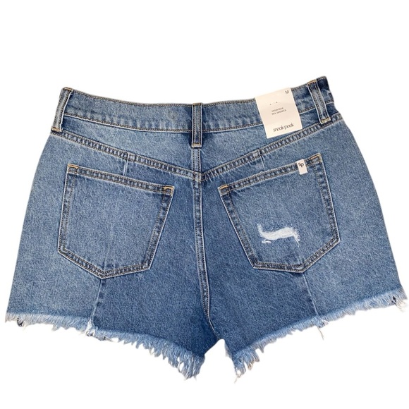 NWT Sneak Peek Distressed Denim Cut-Offs in Blue size Medium - Picture 2 of 8